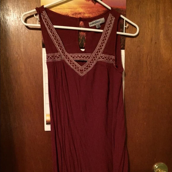 Clothing - Picture 4 of 8